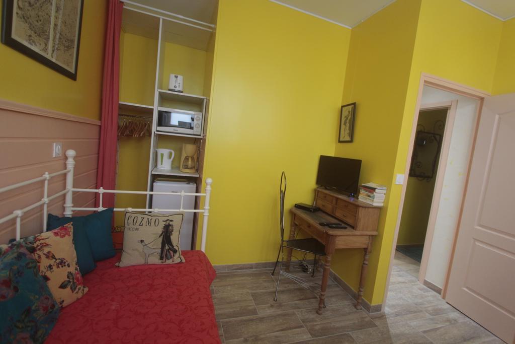Les Ateliers D'Art Bed & Breakfast Roanne Exterior foto